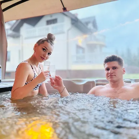 Sauna Jacuzzi Timebasishotel Dobrzewino